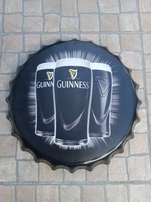 Carica em metal decorativa 40,50cm de diâmetro