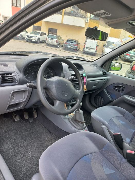 Renault clio 1.2 gasolina 2001