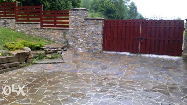 Twardy kamień naturalny piaskowiec na posadzki