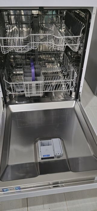 Máquina de Lavar Loiça BEKO DVN05320W (13 Conjuntos) - Com garantia