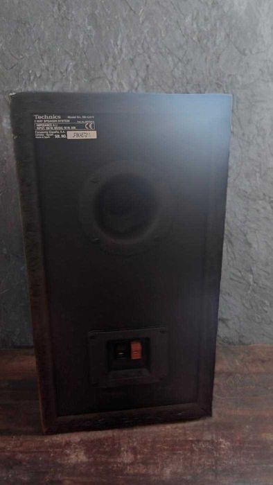 A pair of Technics SB-CA10 bookshelf speakers64752310911617122