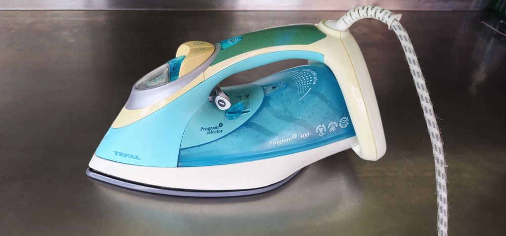 Ferro de passar / engomar roupa