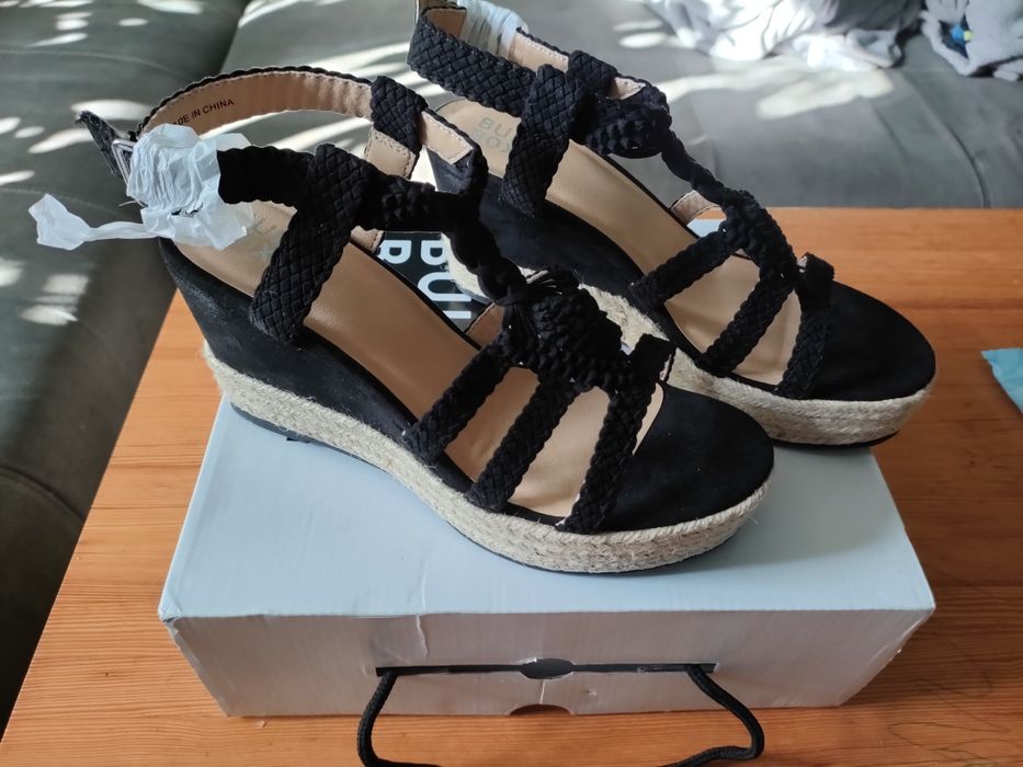 Espadryle, sandały na koturnie Bullboxer