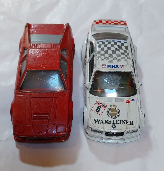 Duas miniaturas Burago Bmw em escala 1/43