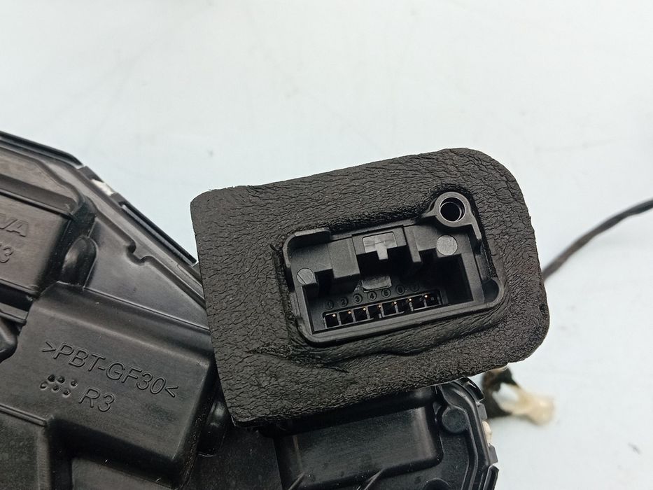Fechadura / fecho porta frente direito VOLKSWAGEN Tiguan (AD1, AX1)