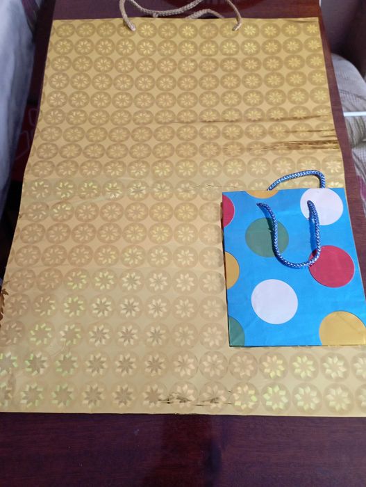 Подарункові пакети