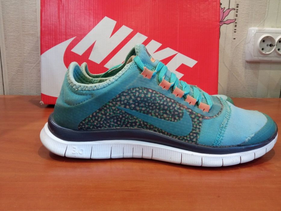 Продам женские оригинальные кроссовки Nike Free 3.0. Очень лёгкие