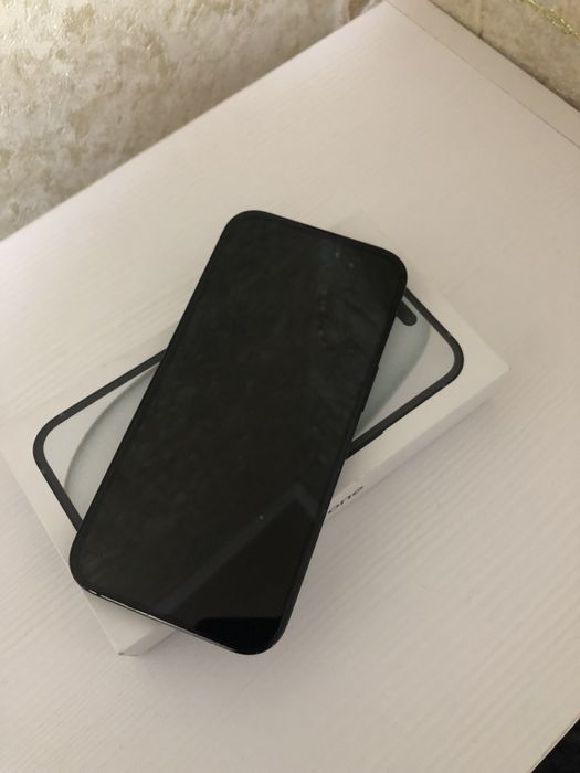 Продам Айфон 15 256гб