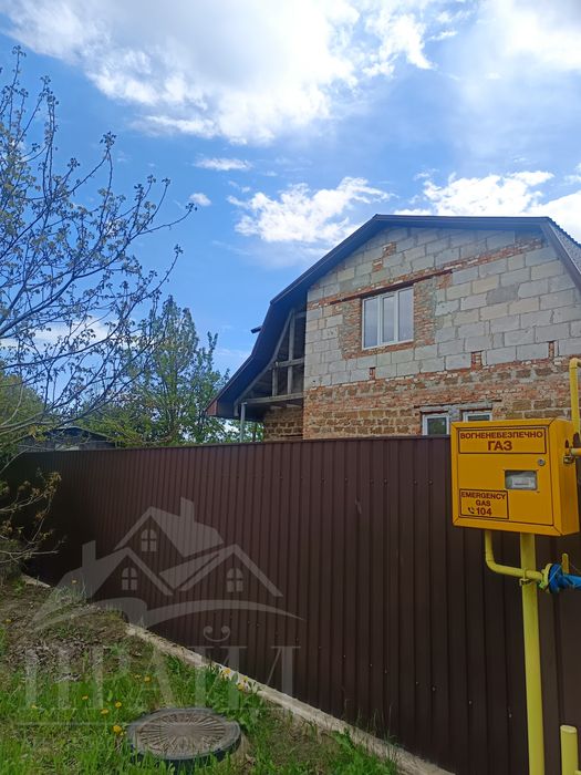 Приватний будинок на Роменській для втілення Ваших дизайнерських мрій