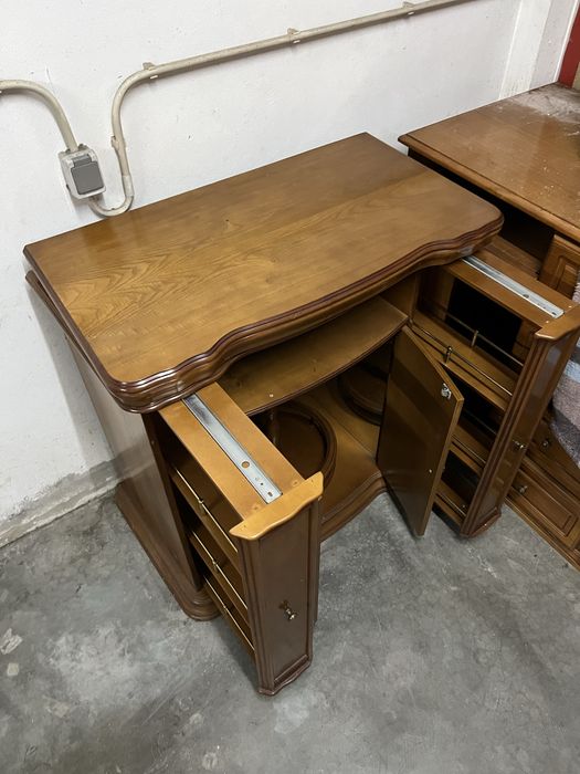 Movel de tv com garrafeira