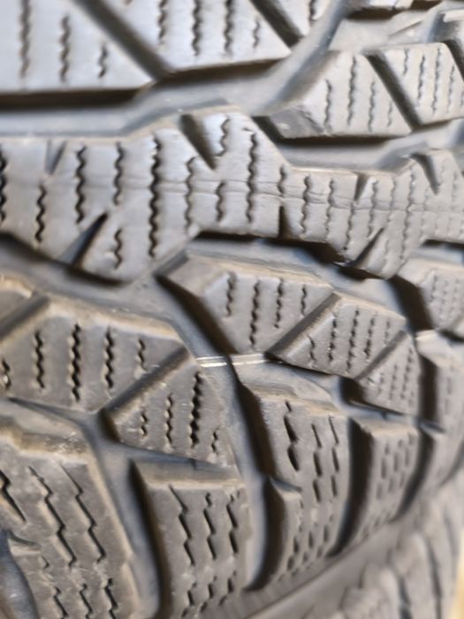 Opony zimowe Nokian 16 cali z felgami