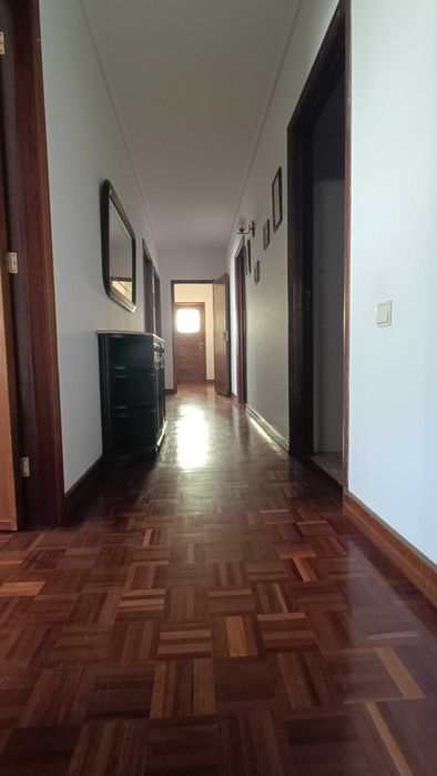 3 quartos para alugar ( ideal para grupo de 3 amigos/as estudantes universitários na UA)