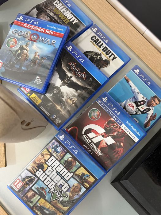 Ps4 com varios jogos