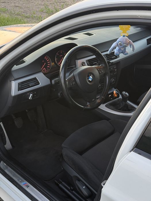 Bmw e90 318d 143km