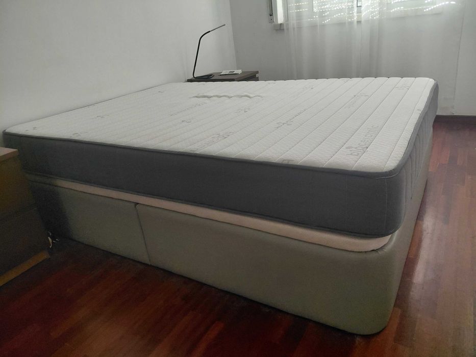 Vendo sommier em excelente estado (colchão incluído) ***BAIXA DE PREÇO***