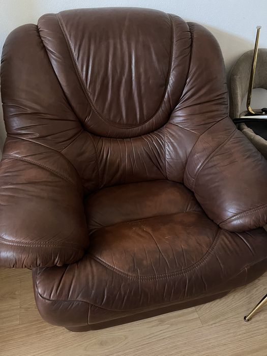 Conjunto de 2 sofas em pele