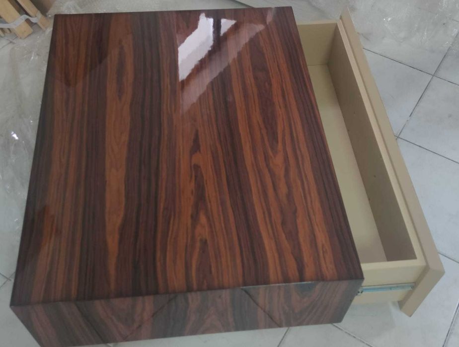 Mesa de Centro - Verniz Alto Brilho