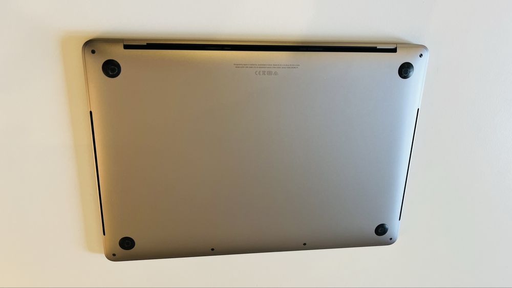 MacBook Pro 13” 2020 i5 16GB 4 Thunderbolt Excelente Estado