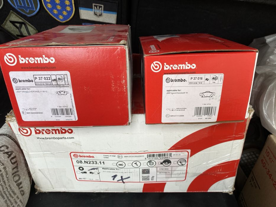 Гальмівні диски задні, гальмівні колодки передні, задні jeep Cherokee