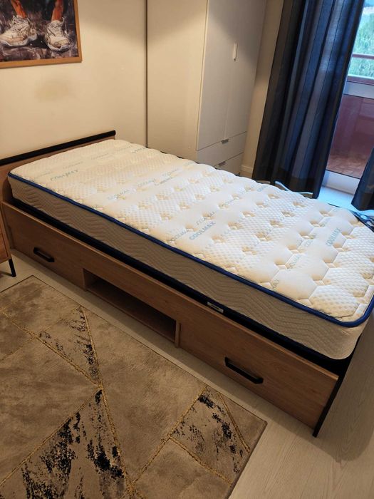 Cama de solteiro c/ arrumação como nova