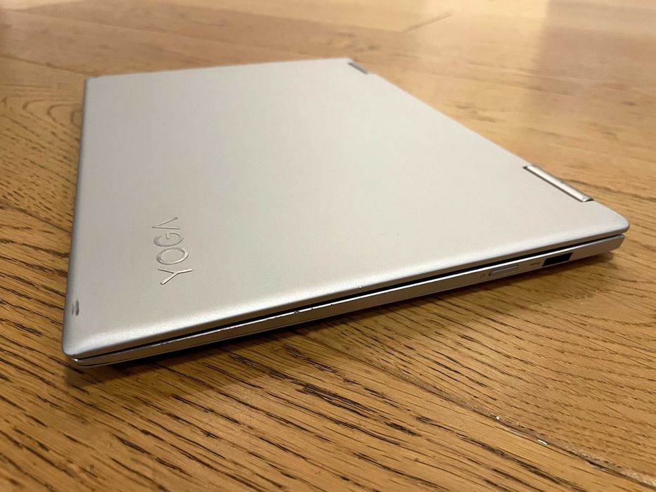 Lenovo Yoga 720　junk Laptop Lenovo YOGA 720 - uszkodzony, i5-8250U, 256GB SSD