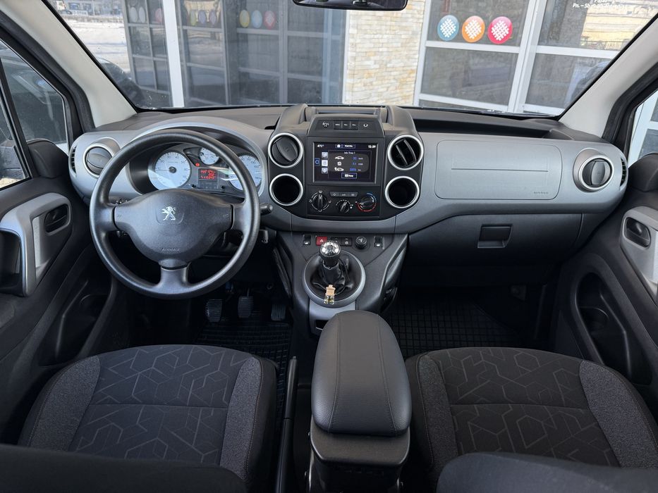 Peugeot Partner 1.2 Benzynka 110Km *2017R*2xDrzwi*Navi*Kamera*Zadbany