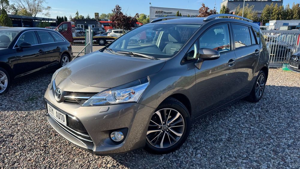 Toyota Verso Pełny serwis Nowe Opony Stan idealny!!!