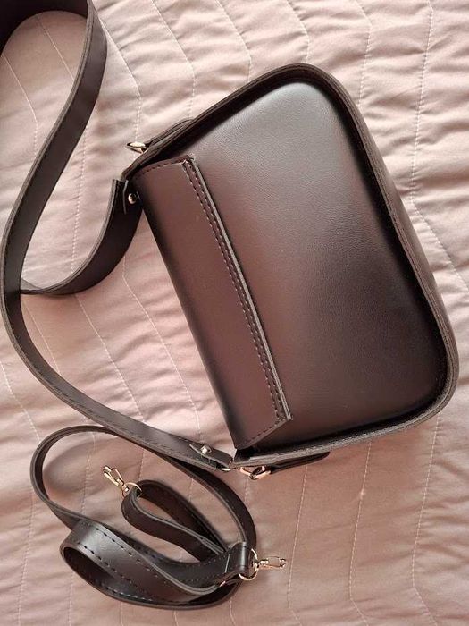 Жіноча сумка з двома ремінцями