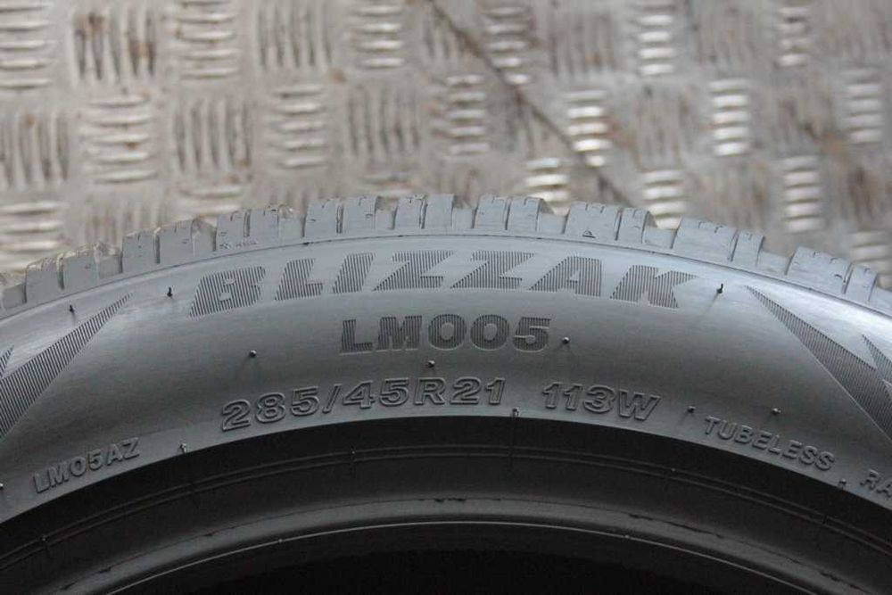 285/45/21 Bridgestone Blizzak LM005 285/45 R21 113 W XL 2022r