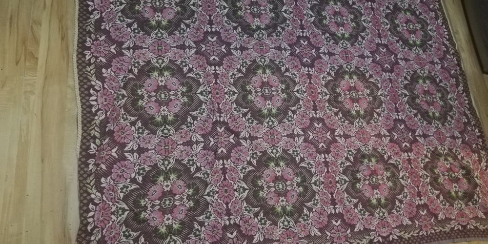 Zabytkowa narzuta na łóżko