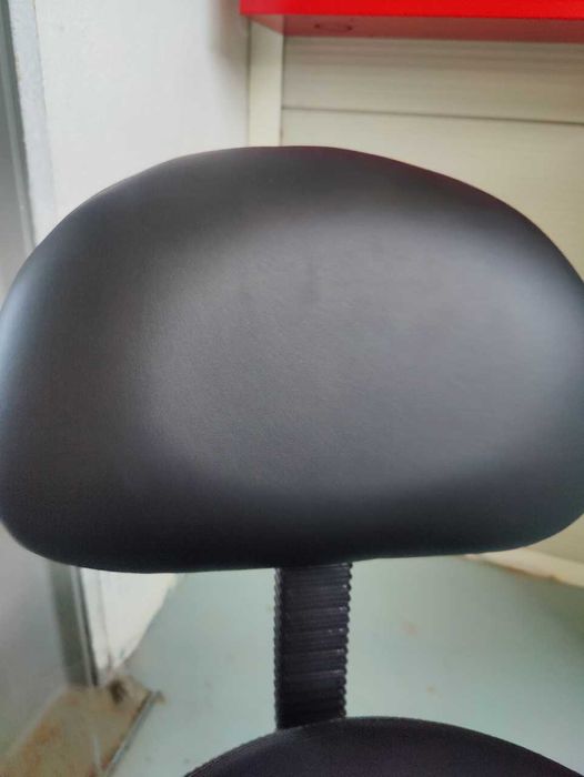 Cadeira para secretária ou posto de trabalho em estado novo