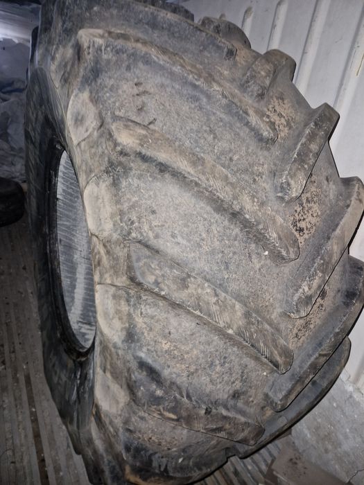 Opona 800/65r32 michelin