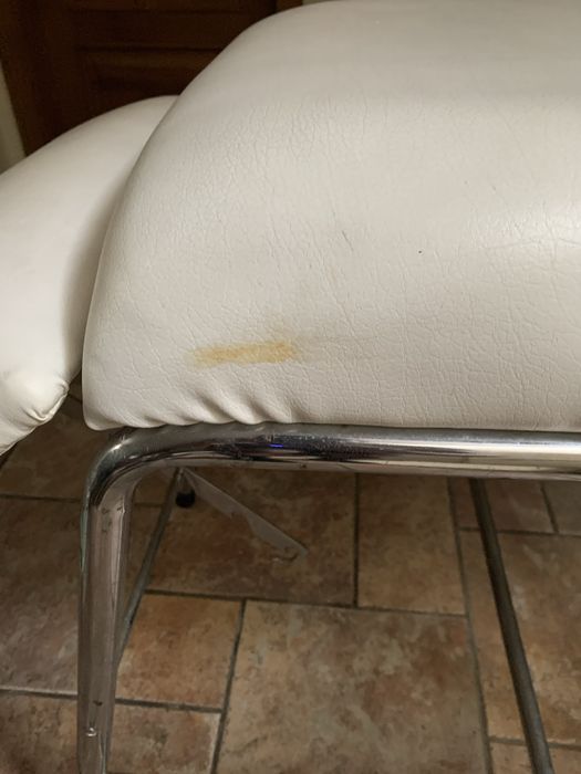 Marquesa Profissional Branca em Perfeito Estado - Ideal para Estética/Massagem