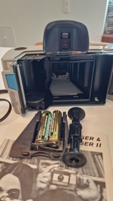 Camara Polaroid Swinger II com extras