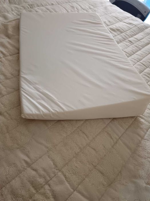 Almofada anti refluxo bebé