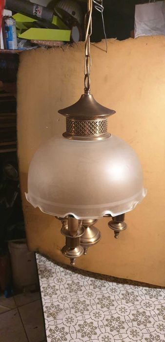 Candeeiro clássico três braços