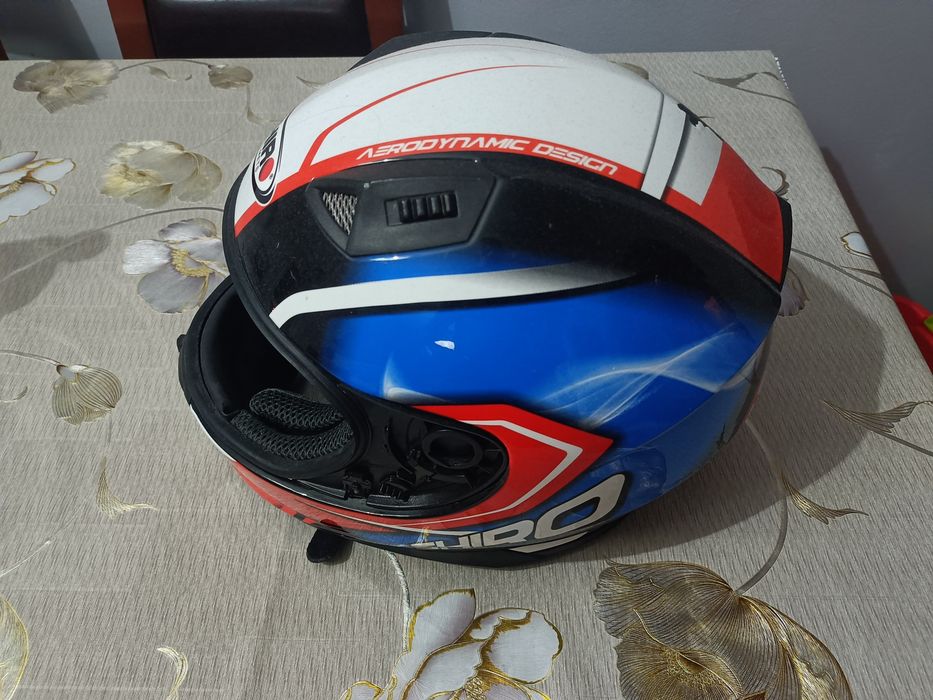 Capacete usado sem viseira