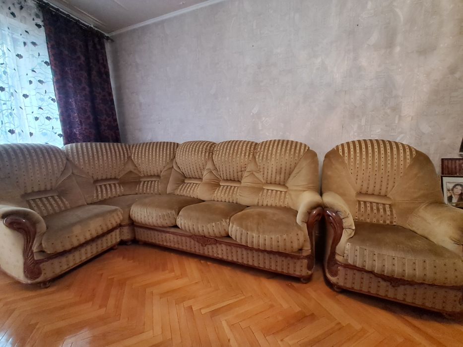 Диван кутовий + два крісла