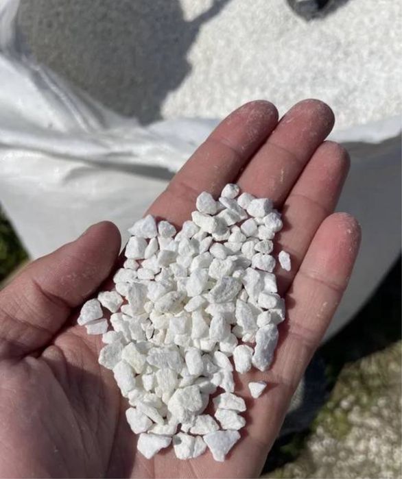 ŚNIEŻNOBIAŁY KAMIEŃ GRECKI Kruszywo do Lastrico Lastryko Grys 2-5, 2-8