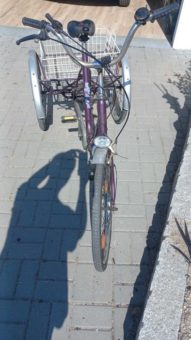 Bicicleta 3 rodas, fácil transporte (dobrável). Muito bom estado!