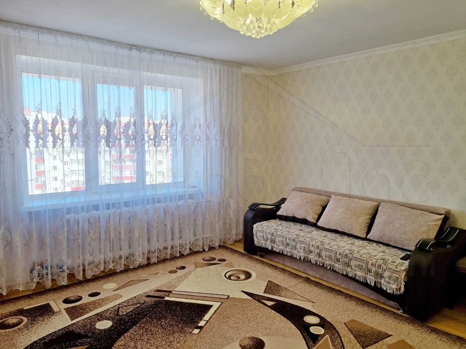 3 кімнатна квартира 82м2 з ремонтом в цегляному будинку в районі Круг