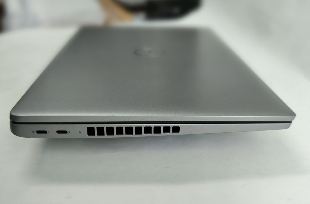 Dell Precision 3580 15.6" FHD/ I5-1340P/ 8GB DDR5/ 256Gb