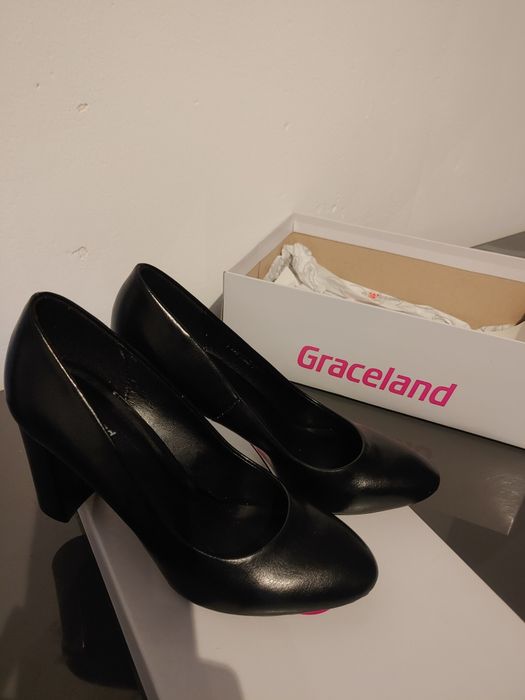 Nowe czarne czółenka Graceland r 36