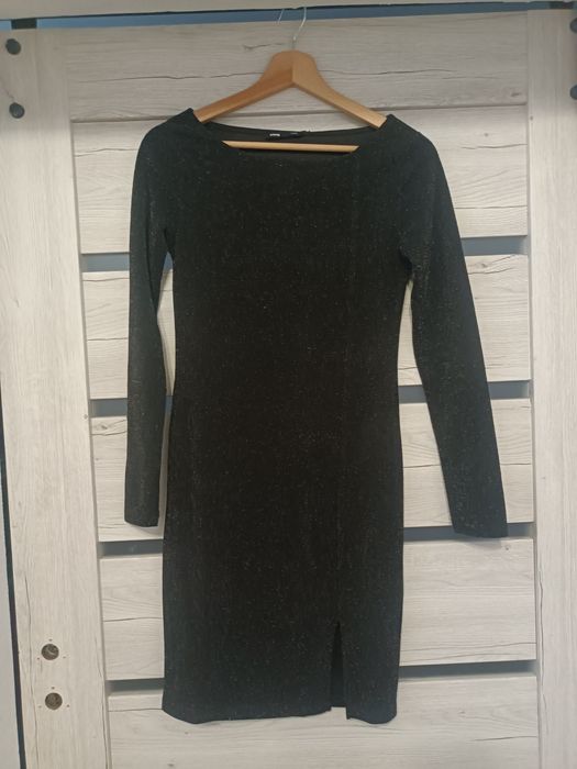 Nowa błyszcząca sukienka Sinsay r. S