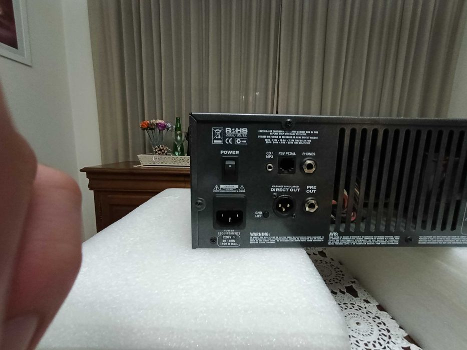 Amplificador de baixo Line6 750W