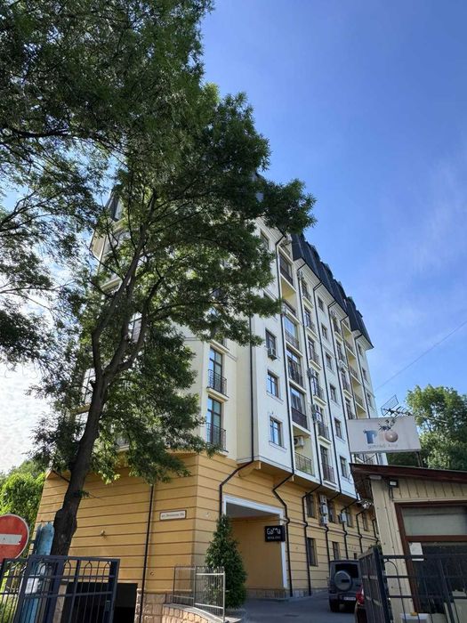 Продаж  ексклюзивного пентхаусу з ремонтом по вул. Личаківська