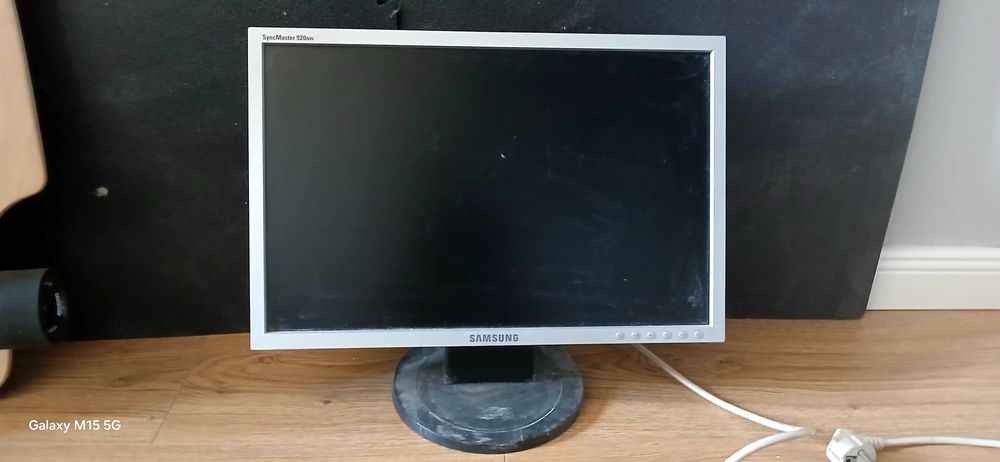 Stary monitor stan bardzo dobry + kabel