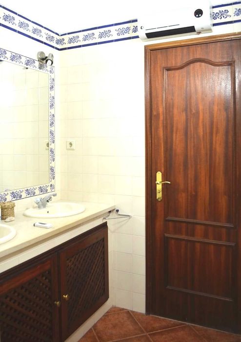 Quarto acolhedor, luminoso e mobilado na Encosta do Sol - Amadora