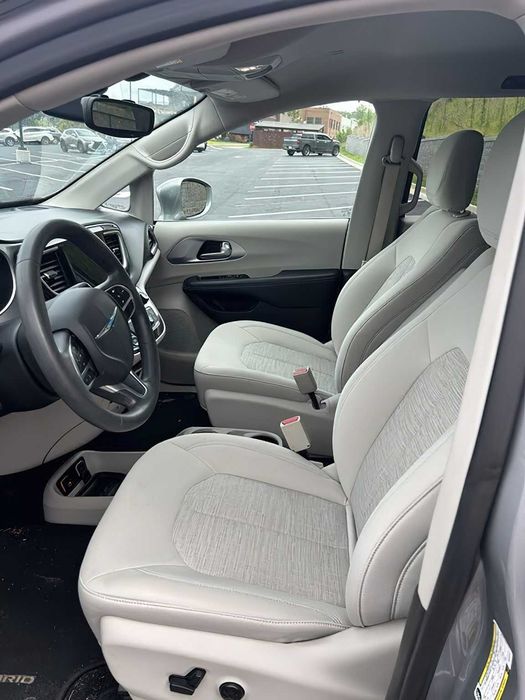 Chrysler Pacifica hyb      2018