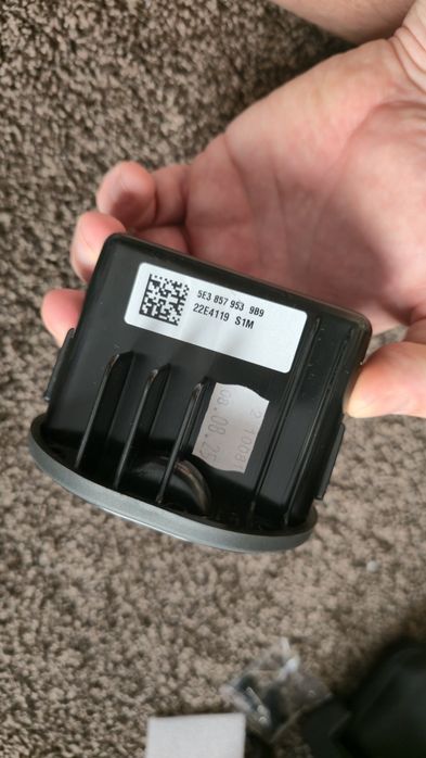 Uchwyt na telefon Skoda Octavia IV nowy oryginał